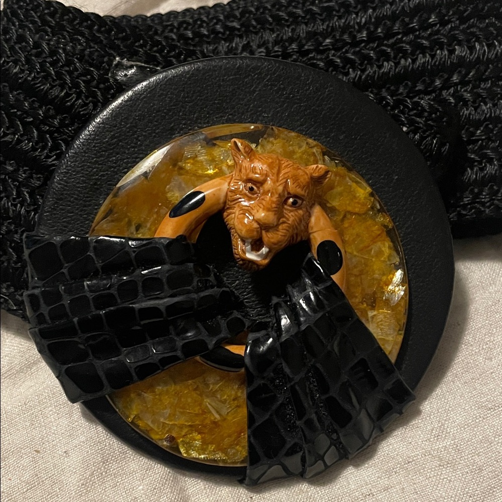 Black and Gold Lion Buckle Belt